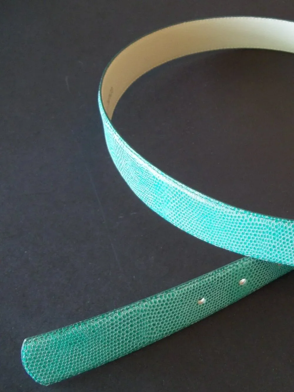 Vintage Genuine Leather Ladies Belt, Textured Teal Green, M/L Taiwan, 1980s-1990